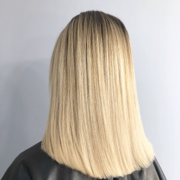 Стрижка женская
                    Перукар Владислав Київ