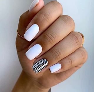 Білий манікюр з малюнком на квадратні нігті, фото - Студія краси Angel Beauty
