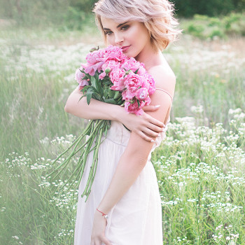 Укладка и плетение волос, подбор стиля, создание образа
                    Визажист Ольга Киев