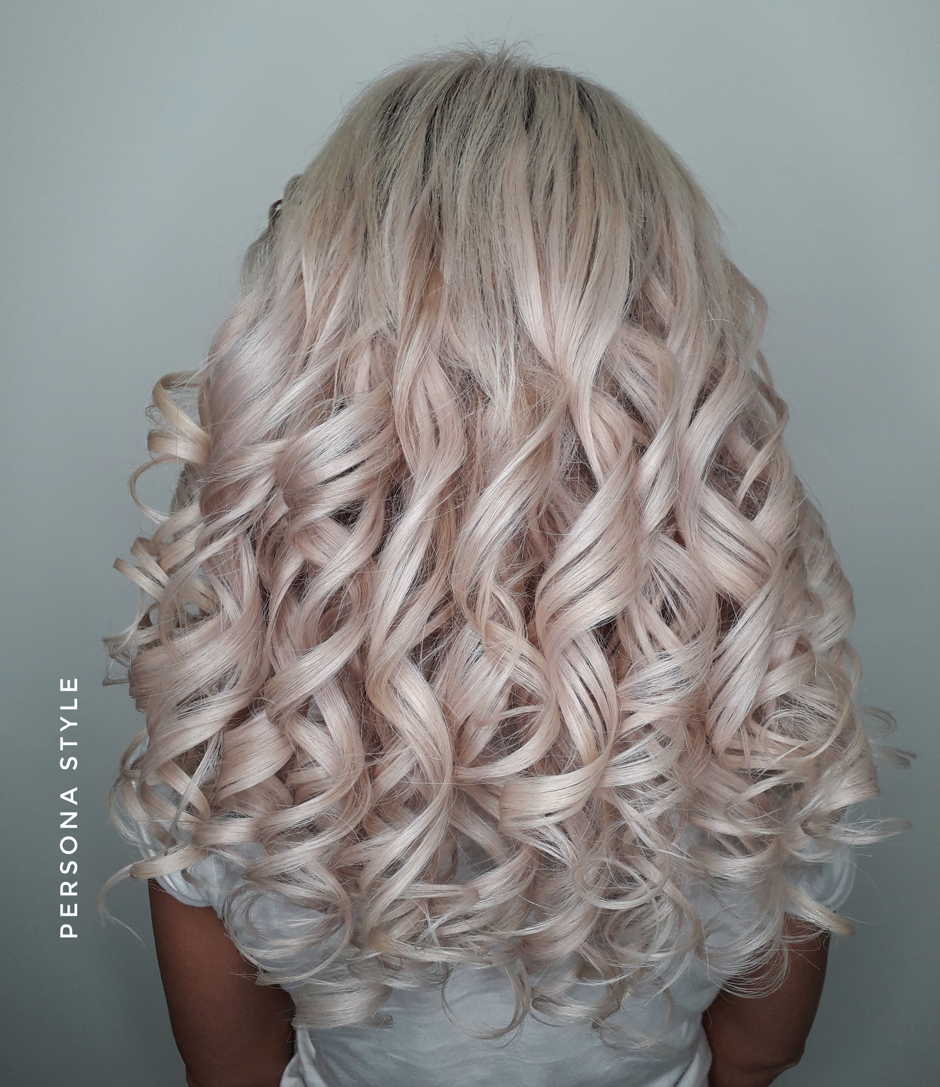 Укладка волос на длинные волосы блонд, фото - Студия красоты Persona Style Academy Beauty