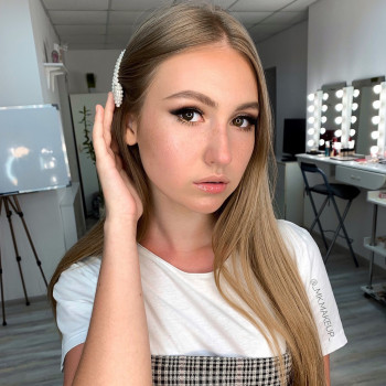 Макияж
                    Візажист Марина Кирилюк Вінниця