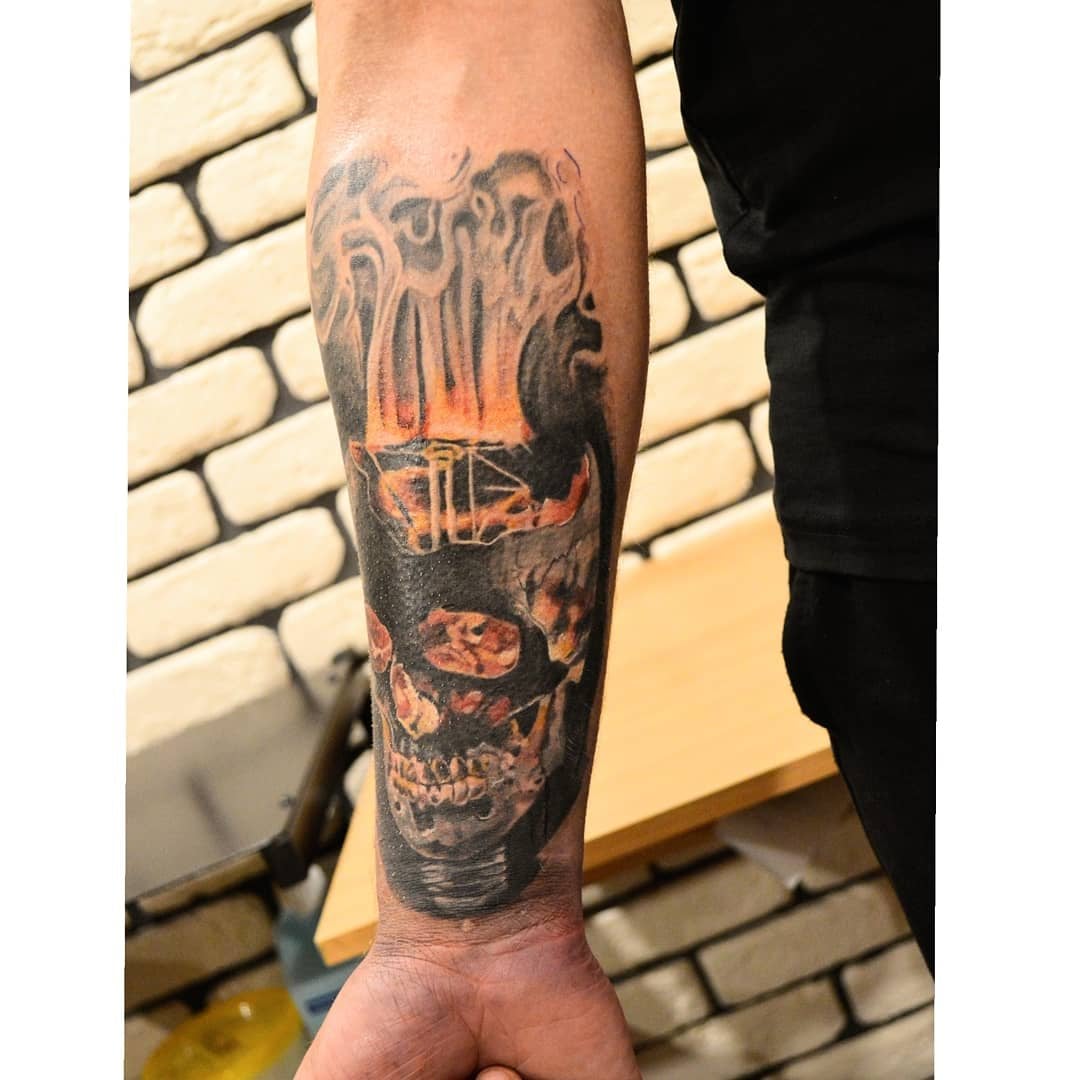 Мужские на предплечье череп, фото - Тату салон Saba Tattoo Studio