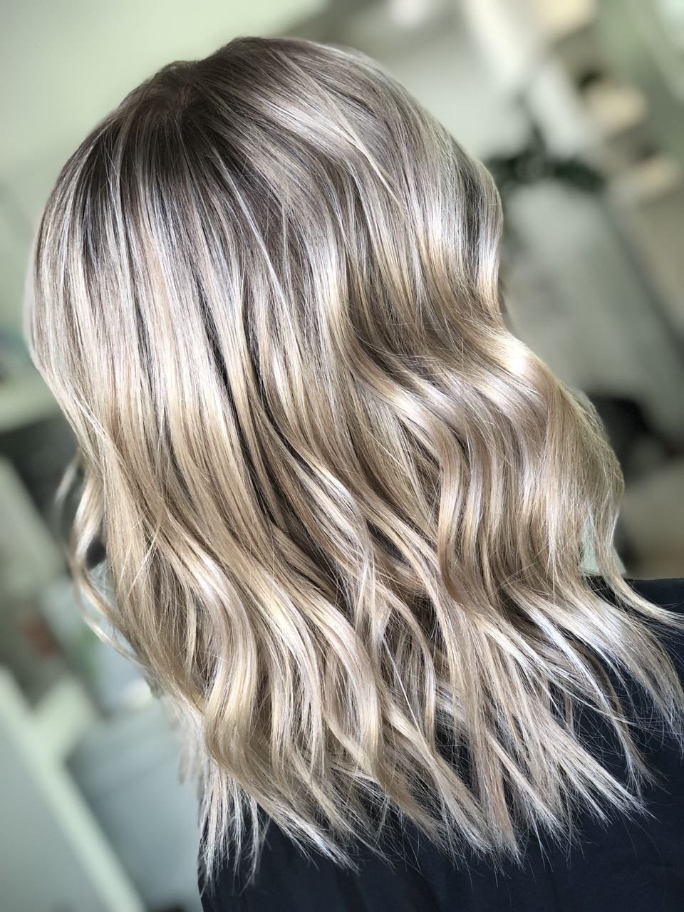 Стрижка на середнє волосся жіноча блонд, фото -  Beauty Pro