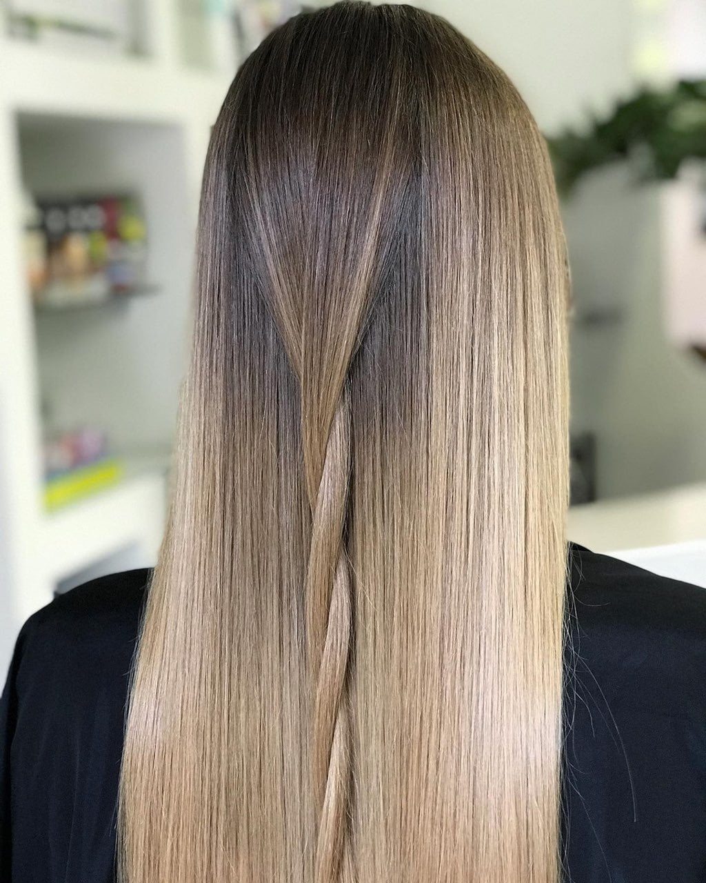 Стрижка на длинные волосы блонд с темными корнями балаяж, фото -  Beauty Pro