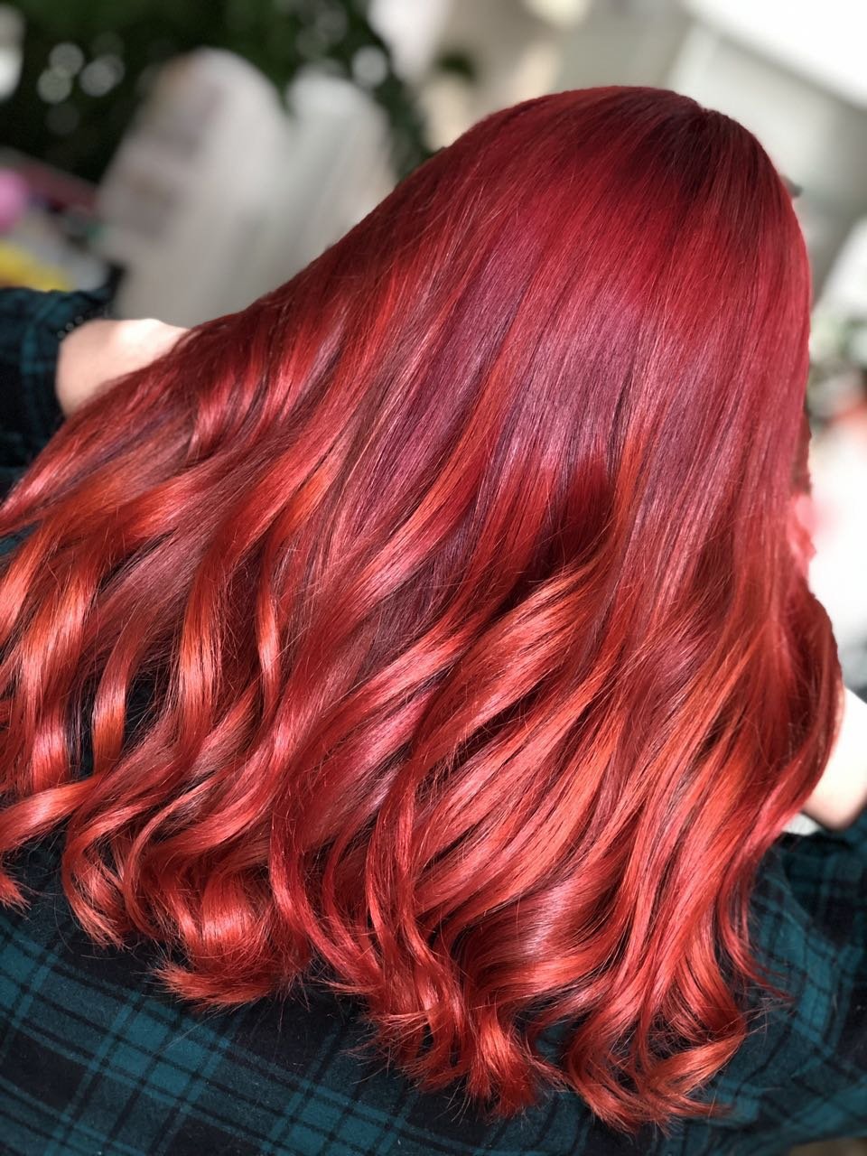 Стрижка на длинные волосы укладка волос красный цвет, фото -  Beauty Pro