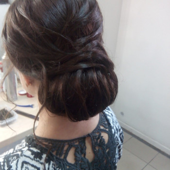 Укладка и плетение волос, подбор стиля, создание образа
                    Визажист Ольга Киев