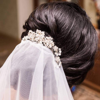 Укладка и плетение волос, подбор стиля, создание образа
                    Визажист Ольга Киев