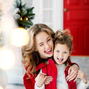 Укладка и плетение волос, подбор стиля, создание образа
                    Визажист Ольга Киев