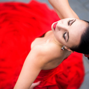 Укладка и плетение волос, подбор стиля, создание образа
                    Визажист Ольга Киев