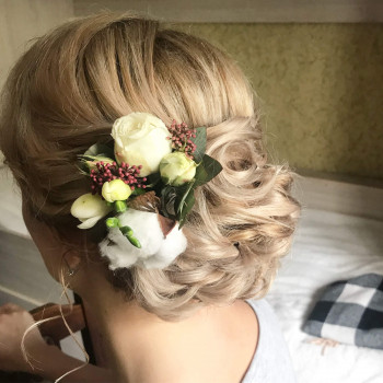 Укладка и плетение волос, подбор стиля, создание образа
                    Визажист Ольга Киев