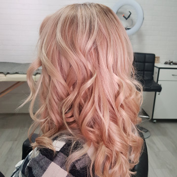 Окрашивание волос
                    Парикмахер Наталья Львов