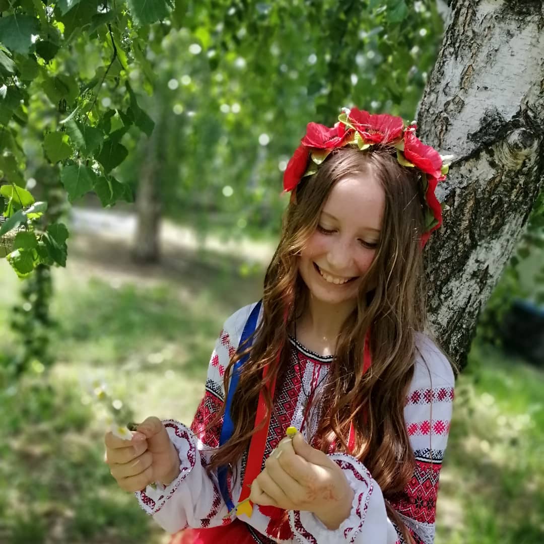 Фотосесія на природі літня в українському стилі, фото - Майстер манікюру Анна Гашутина
