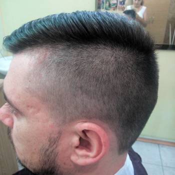 Мужская модельная стрижка