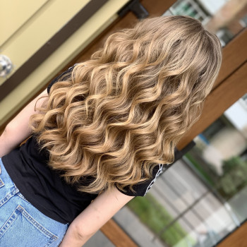 Прическа
                    Визажист Марина Кирилюк Винница