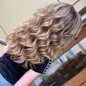 Прическа
                    Визажист Марина Кирилюк Винница