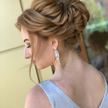 Прическа
                    Визажист Марина Кирилюк Винница