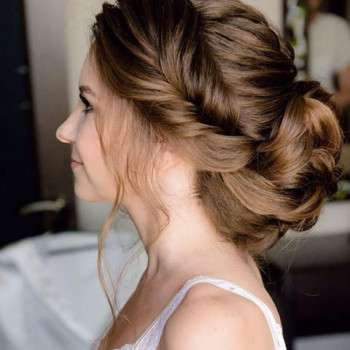 Свадебная прическа
                    Визажист Инна Киев