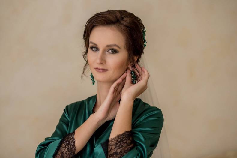 Весільна фотосесія портретна у халаті, фото - Візажист Марина Вовк