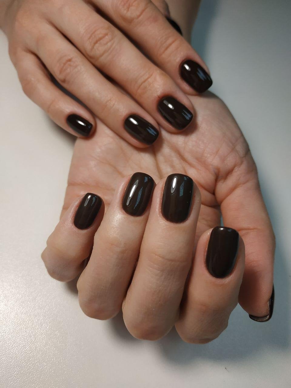 Классический маникюр на короткие ногти черный, фото - Ногтевая студия Soledad Beauty