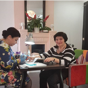 маникюр комбинированный