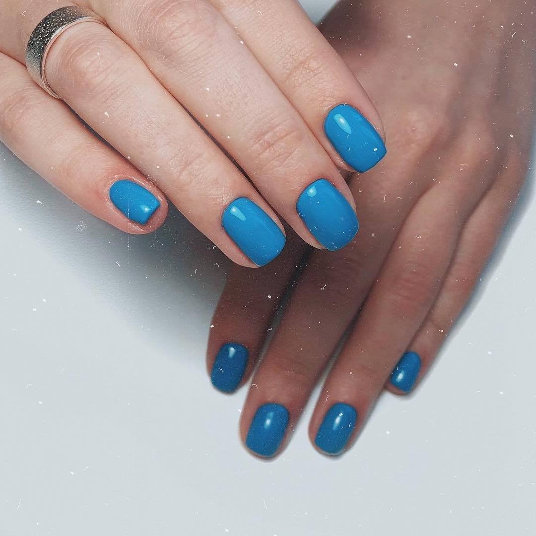 Однотонный (монохромный) маникюр гель-лаком, фото - Ногтевая студия Nails Bar Studio