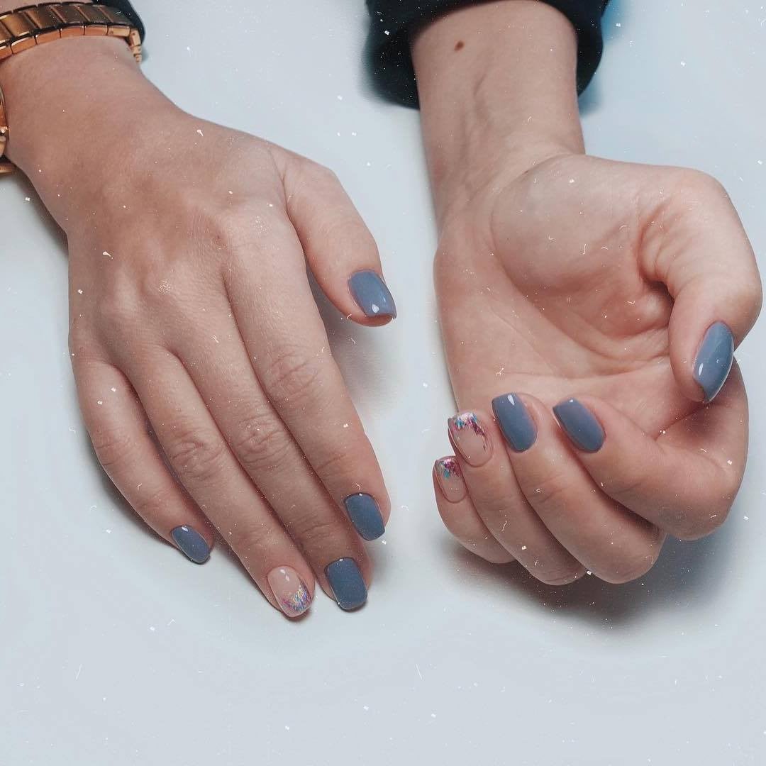Маникюр на квадратные ногти серый гель-лаком, фото - Ногтевая студия Nails Bar Studio
