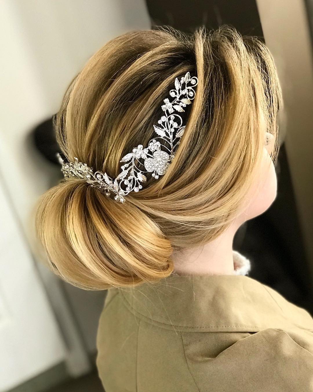 Укладка волосся весільна зачіска блонд, фото -  Tata Beauty Academy