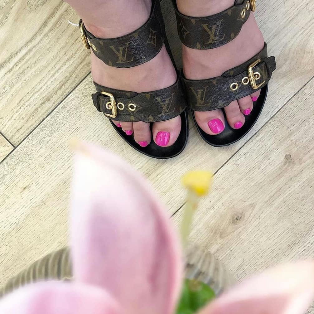 Педикюр красивый летний, фото -  Juli Beauty Salon