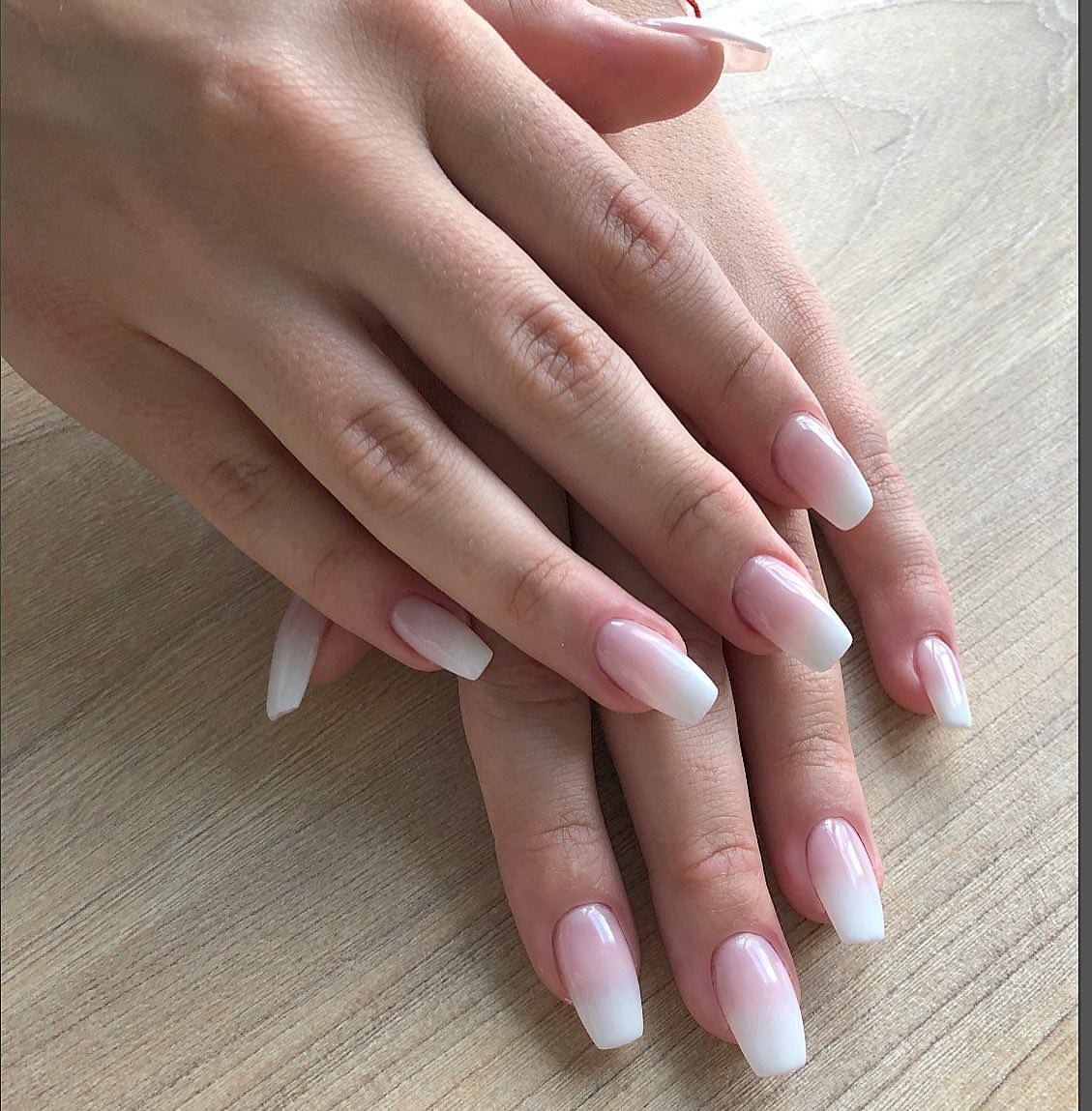 Французький манікюр на довгі нігті градієнт, фото -  Juli Beauty Salon