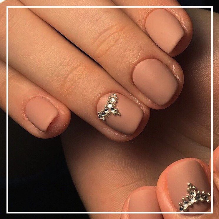Маникюр на короткие ногти нюдовый матовый, фото - Студия красоты Nogti Bar