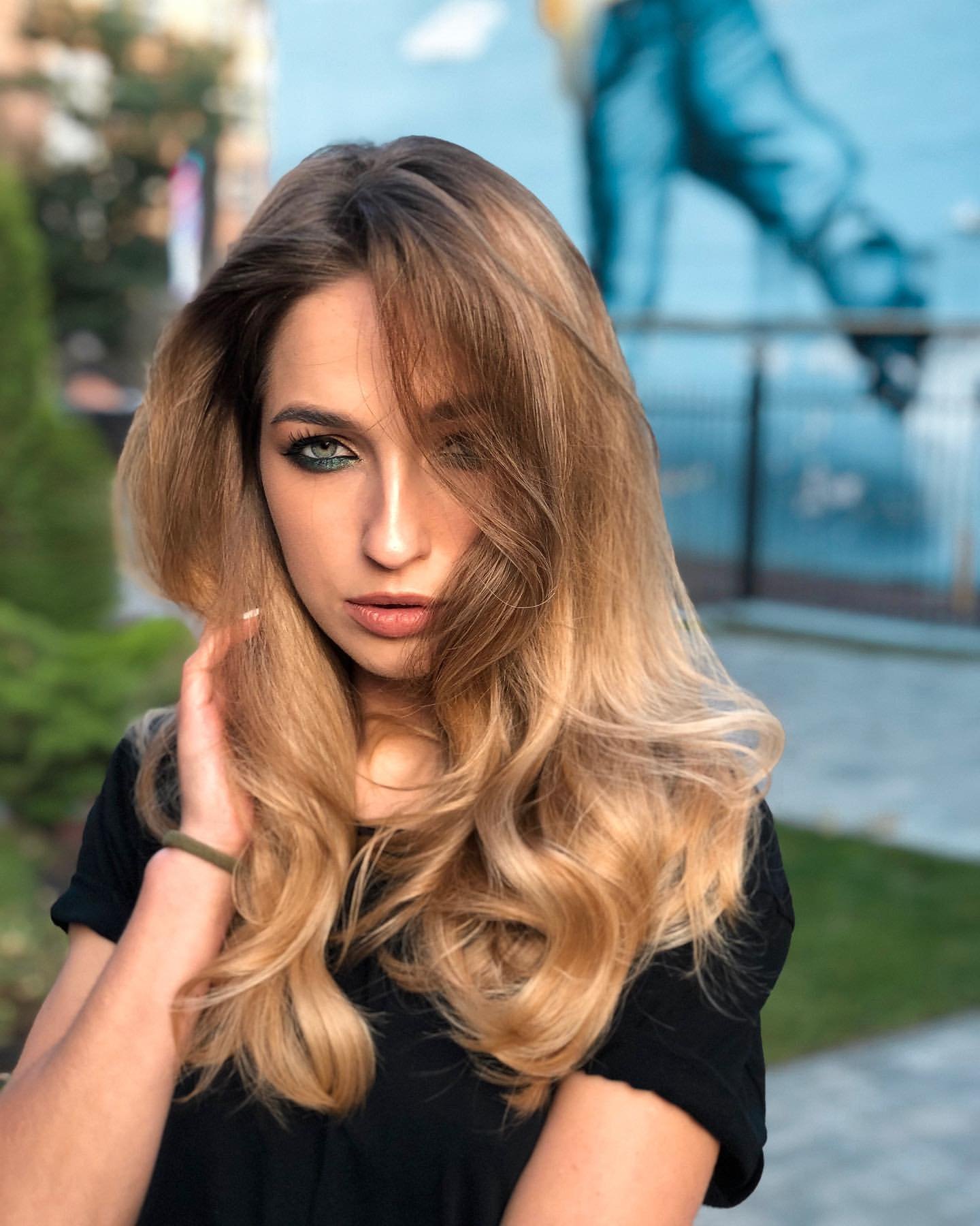 Стрижка на длинные волосы волнистые укладка волос, фото -  Forma + Kadyrova