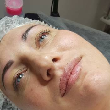 Тут и губки и брови сделали за однин везит