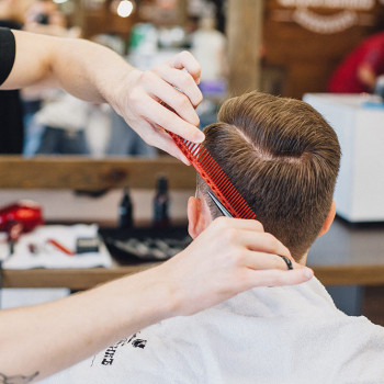 Чоловіча стрижка
                    Барбершоп Цирульник Бровары