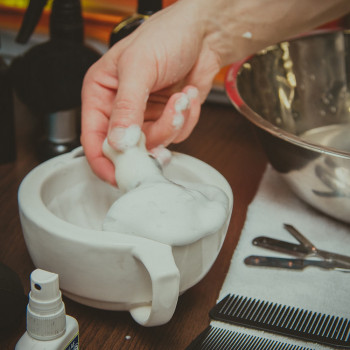 Гоління голови
                    Барбершоп Цирульник Бровари