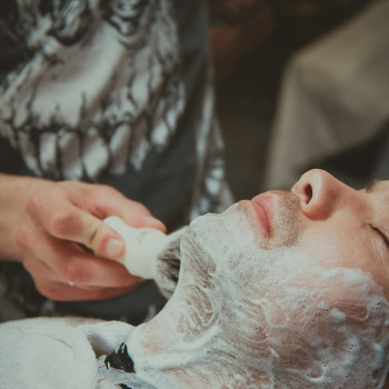 Гоління голови
                    Барбершоп Цирульник Бровари