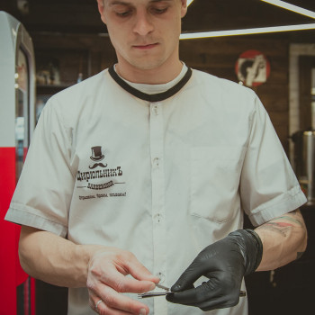 Гоління голови
                    Барбершоп Цирульник Бровари