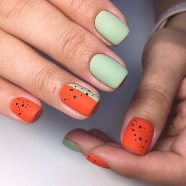 Манікюр на короткі нігті яскравий матовий, фото -  Nude nails bar