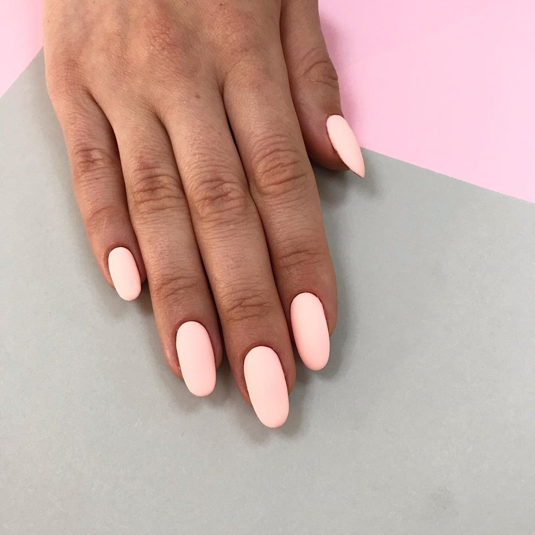 Нежный маникюр матовый розовый, фото -  Nude nails bar