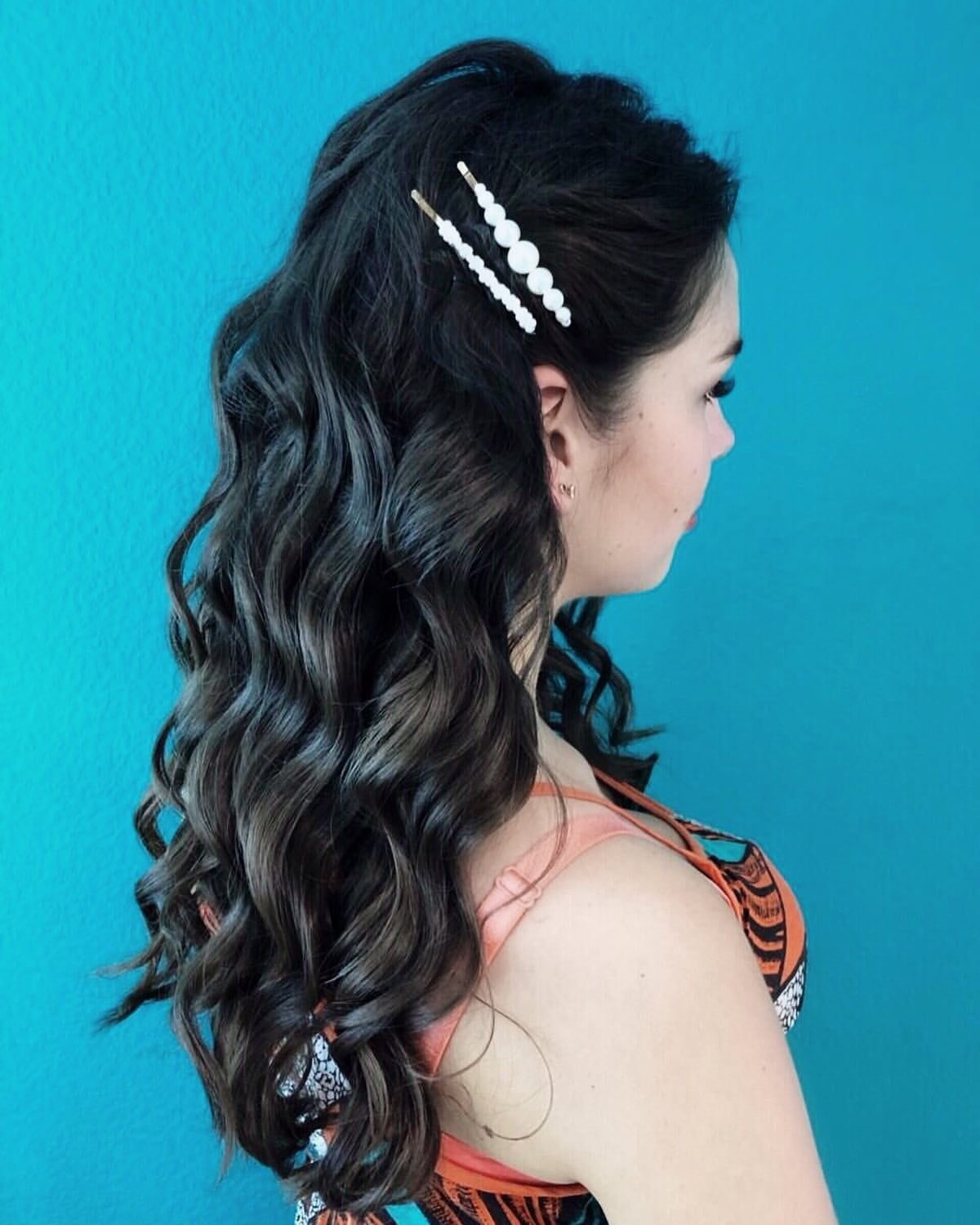 Укладка волос на длинные волосы темный цвет, фото -  Atamanchuk beauty space