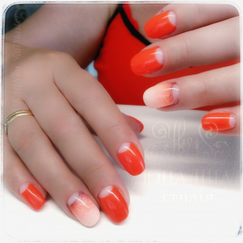 Корекция гелевых ногтей
                    Ногтевая студия Юналіна Ровно