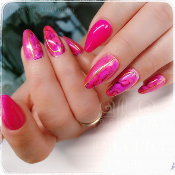 Корекция гелевых ногтей
                    Ногтевая студия Юналіна Ровно