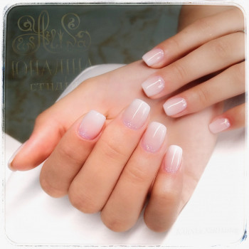 Корекция гелевых ногтей
                    Ногтевая студия Юналіна Ровно