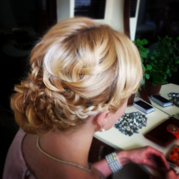 Прически и укладки
                    Парикмахер Юлія Пустовіт Киев