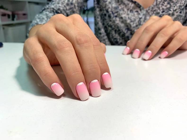 Белый маникюр нежный розовый, фото - Студия красоты Sweet Beauty