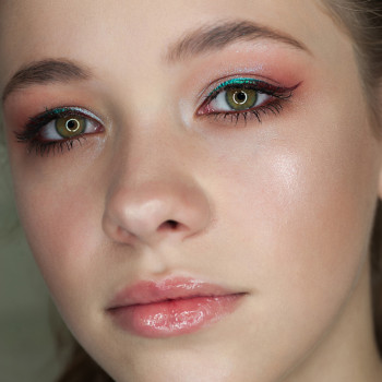 Макияж для зеленых глаз необычный, фото - Визажист Юлия Кравец