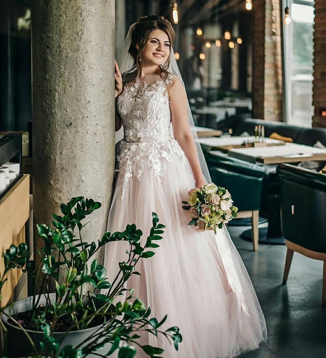 Весільна фотосесія з букетом стильна, фото -  Маргарита