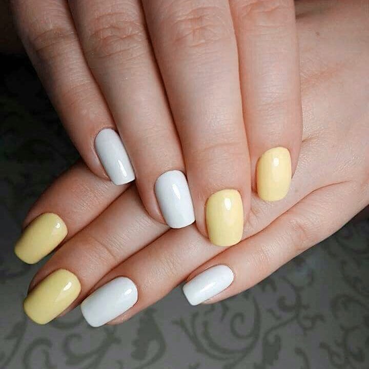 Білий манікюр жовтий світлий, фото - Нігтьова студія Chic Corner