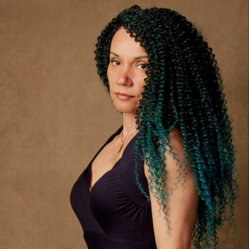 Афрокудри
                    Парикмахер Евгения Святая Киев