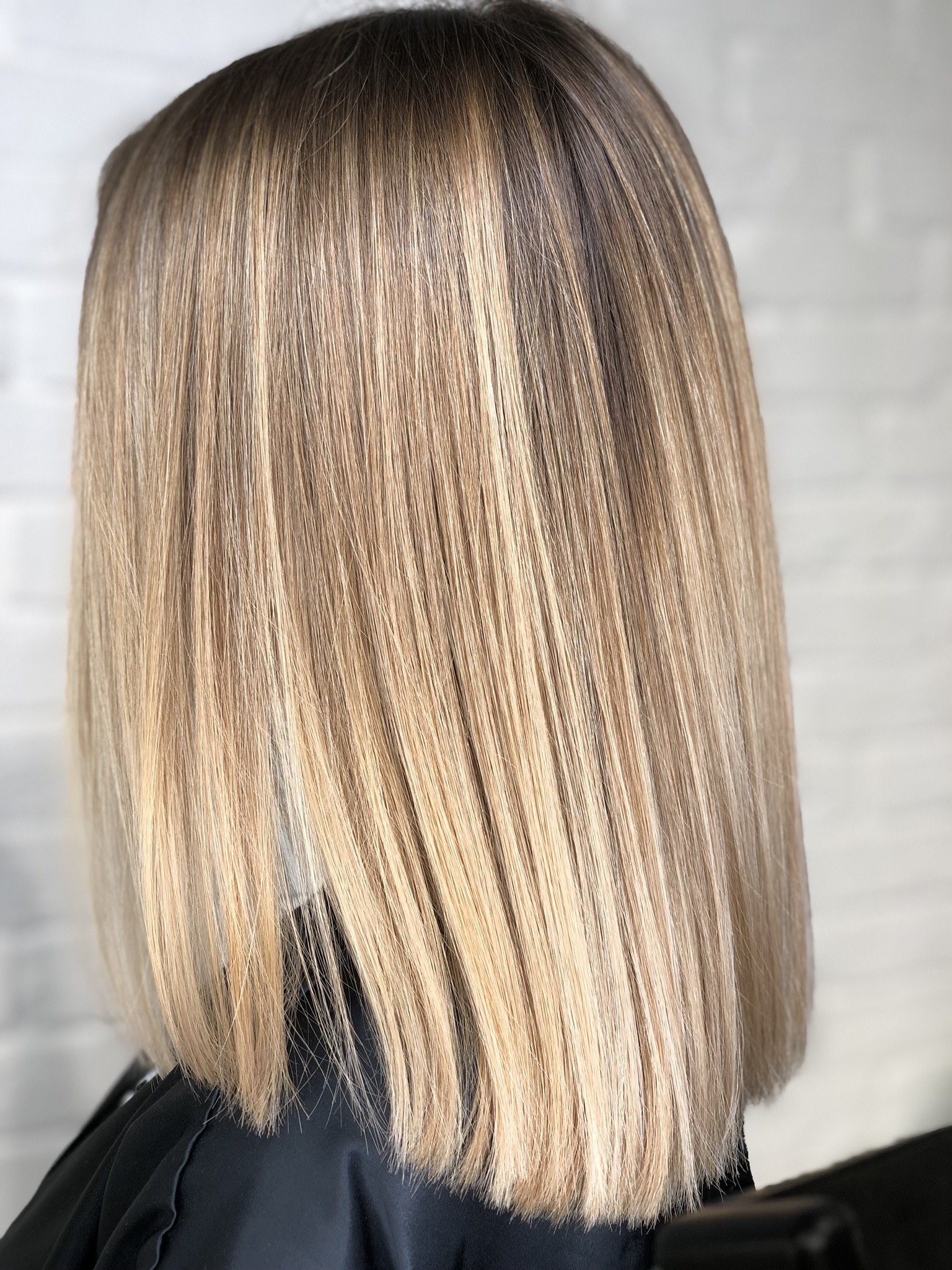 Стрижка на средние волосы боб укладка волос, фото - Студия красоты Gio Beauty Bar
