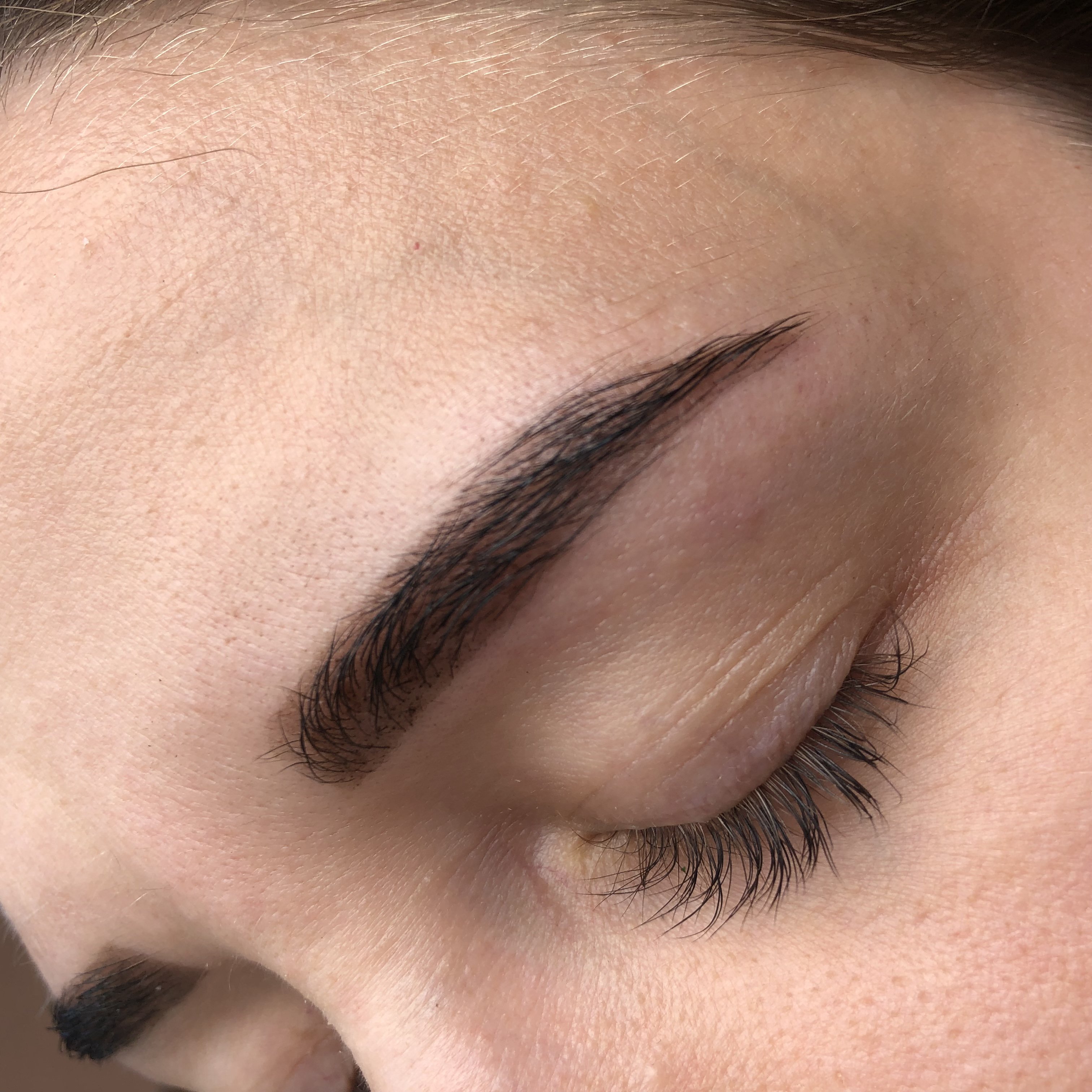 Перманент бровей татуаж перманентный макияж, фото - Студия красоты Gio Beauty Bar